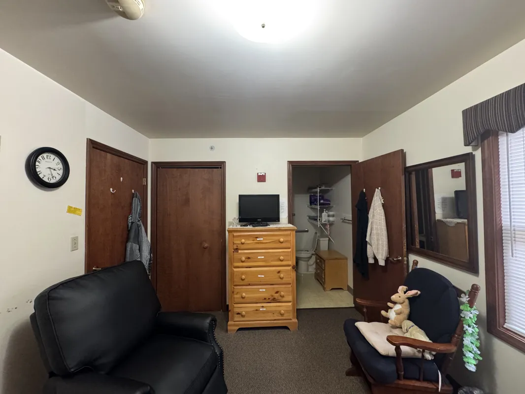 Large room bathroom and closet